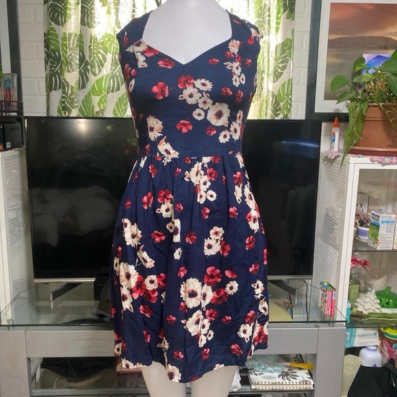 ‼️ DRESS BUNDLE ‼️ - Picture 2 of 8